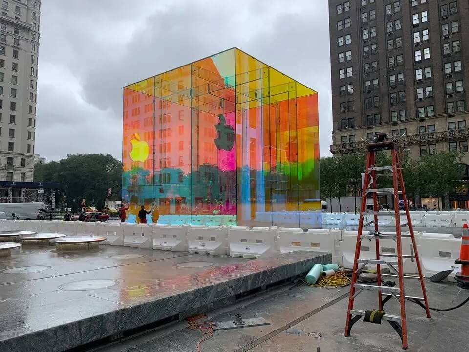 這一次，蘋果店讓大家「性高潮」了！網(wǎng)友：在紐約大道升起彩虹！